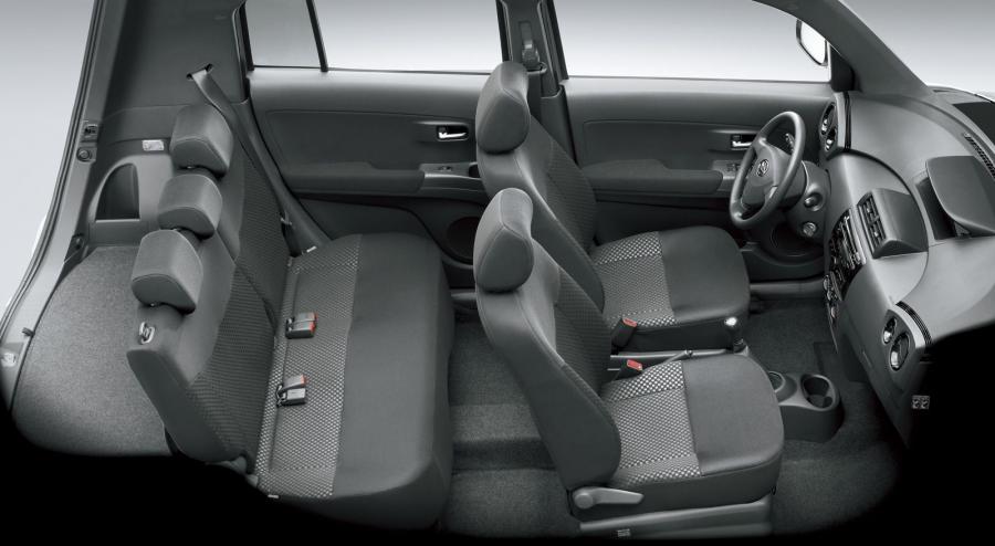  Daihatsu Materia 2007 года  (фото 7 из 12)